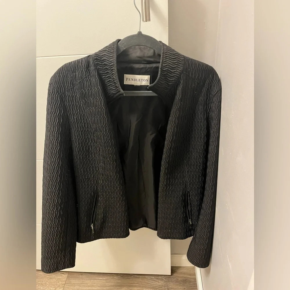 PENDLETON - BLACK JACKET FULL ZIPPER DECORATIVE PULL SZ. 8